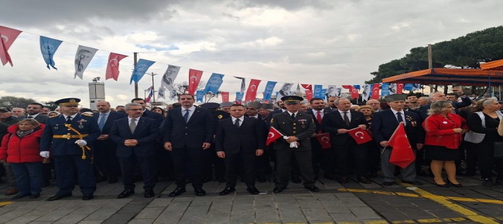 Üsküdar’da 29 Ekim Coşkusu: Şemsi Paşa Atatürk Anıtı’na Çelenk Sunuldu