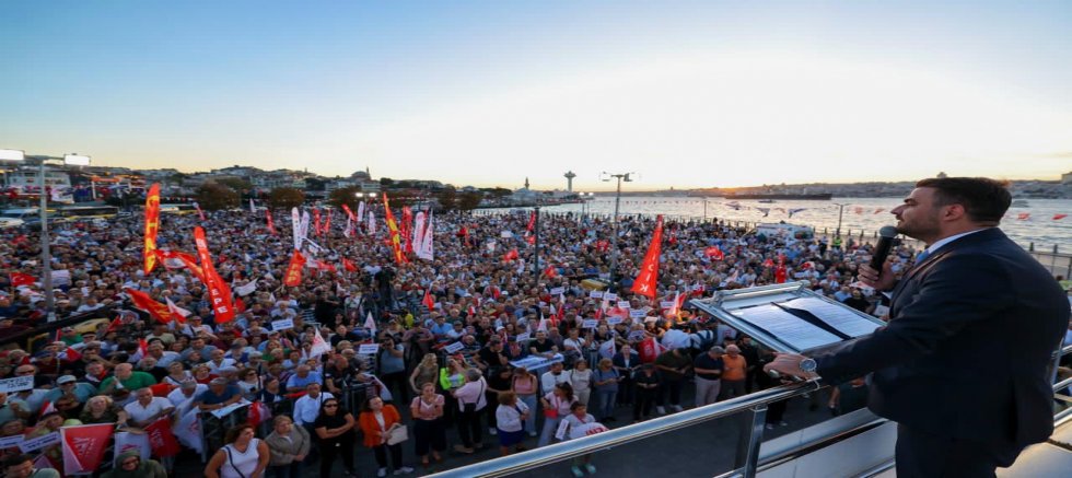 Üsküdar’da Yeni Parti’den Gövde Gösterisi