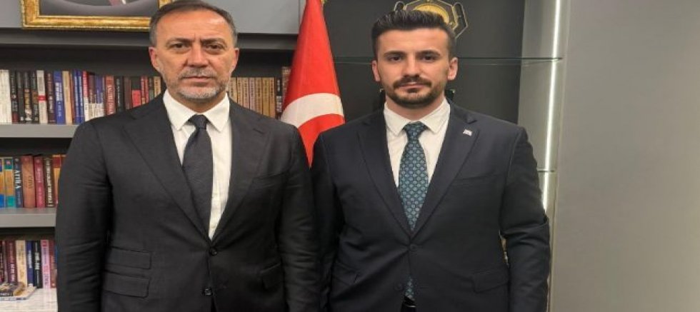 Üsküdarda bayrak değişimi ocak geleneğinden ilçe başkanlığına