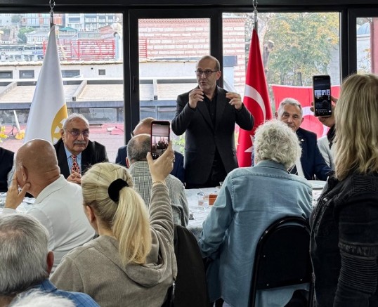 MİSİAD Üsküdar Şube Başkanı Burhan Makıroğlu Öğretmenleri Unutmadı