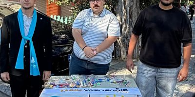 İYİ Parti Üsküdar’dan Öğrencilere Kırtasiye Desteği
