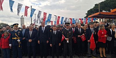 Üsküdar’da 29 Ekim Coşkusu: Şemsi Paşa Atatürk Anıtı’na Çelenk Sunuldu