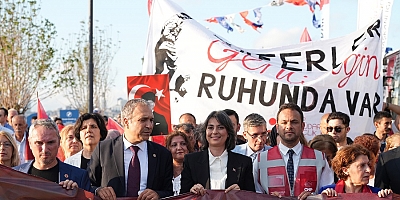 ÜSKÜDAR'DA 30 AĞUSTOS ZAFER BAYRAMI COŞKUSU