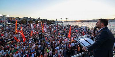 Üsküdar’da Yeni Parti’den Gövde Gösterisi